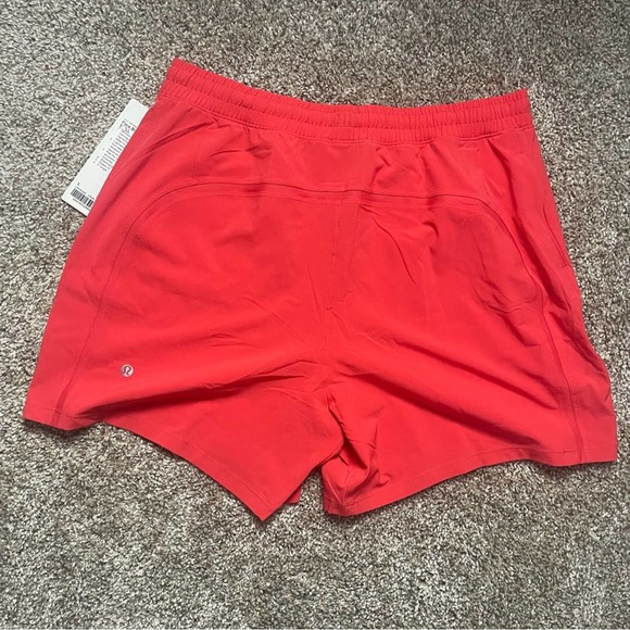 NWT Men’s Lululemon Red Pace Breaker liner less Bright red Shorts 5 inch - Picture 2 of 6